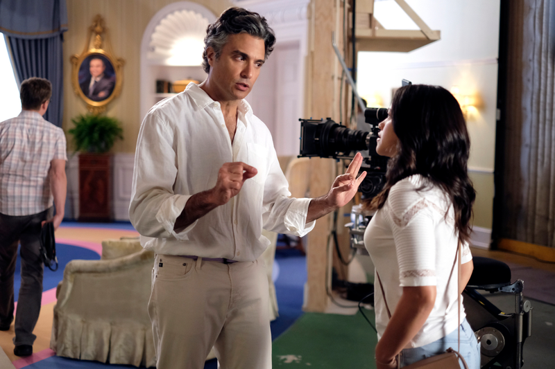 Illustration for article titled Jane The Virgin takes a family guilt trip as the ensemble takes the spotlight